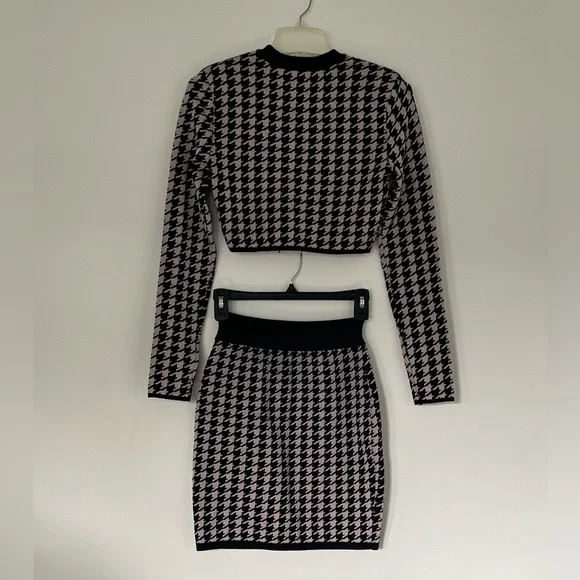 Express Houndstooth Print in Black and White(pale pink) | 2 Piece Set - Picture 4 of 10